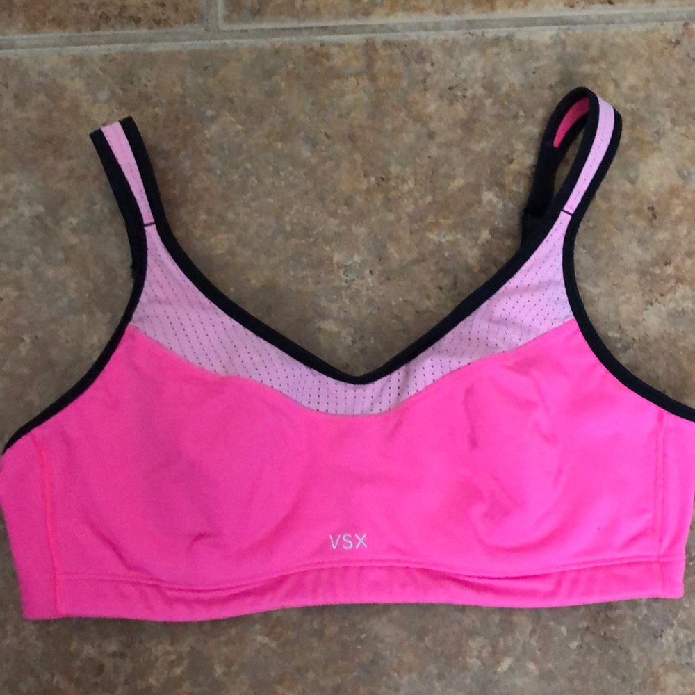Victoria's Secret VSX Sports Bra (34D)